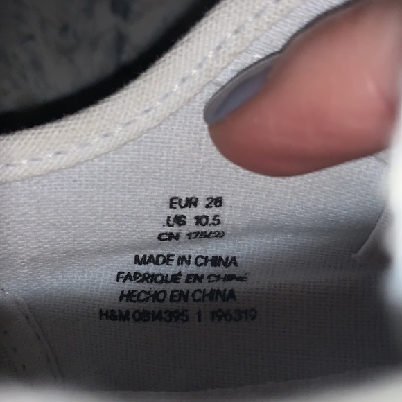 Like new! H&M white slip on sneakers. Size 10.5 - Picture 6 of 7